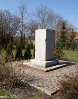 Fragment pomnika poświęconego poległym
