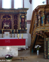 Ołtarz i ambona z XVI w.