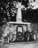 Pomnik poległych w I wojnie światowej w murze kościelnym