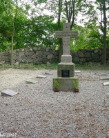 Ostrowąsy, cmentarz rodziny Zastrow i Heydebreck