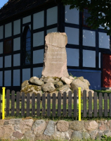 Ostrowąsy, pomnik poległych w I wojnie światowej