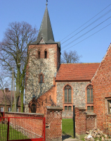 Zamęcin, kościół z XIX w. z wieżą z XV w.