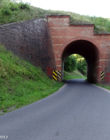 Pianówka, wiadukt linii 374 nad drogą do Goraja