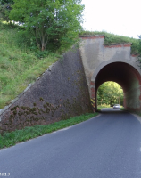 Pianówka, wiadukt linii 374 nad drogą do Goraja