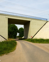Wolin, wiadukt linii 401 nad ul. Prostą